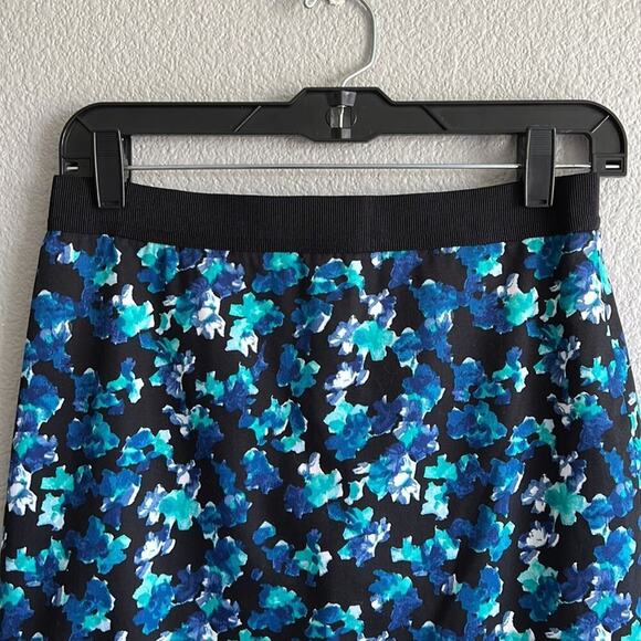 Ann Taylor printed pencil skirt - Picture 2 of 8